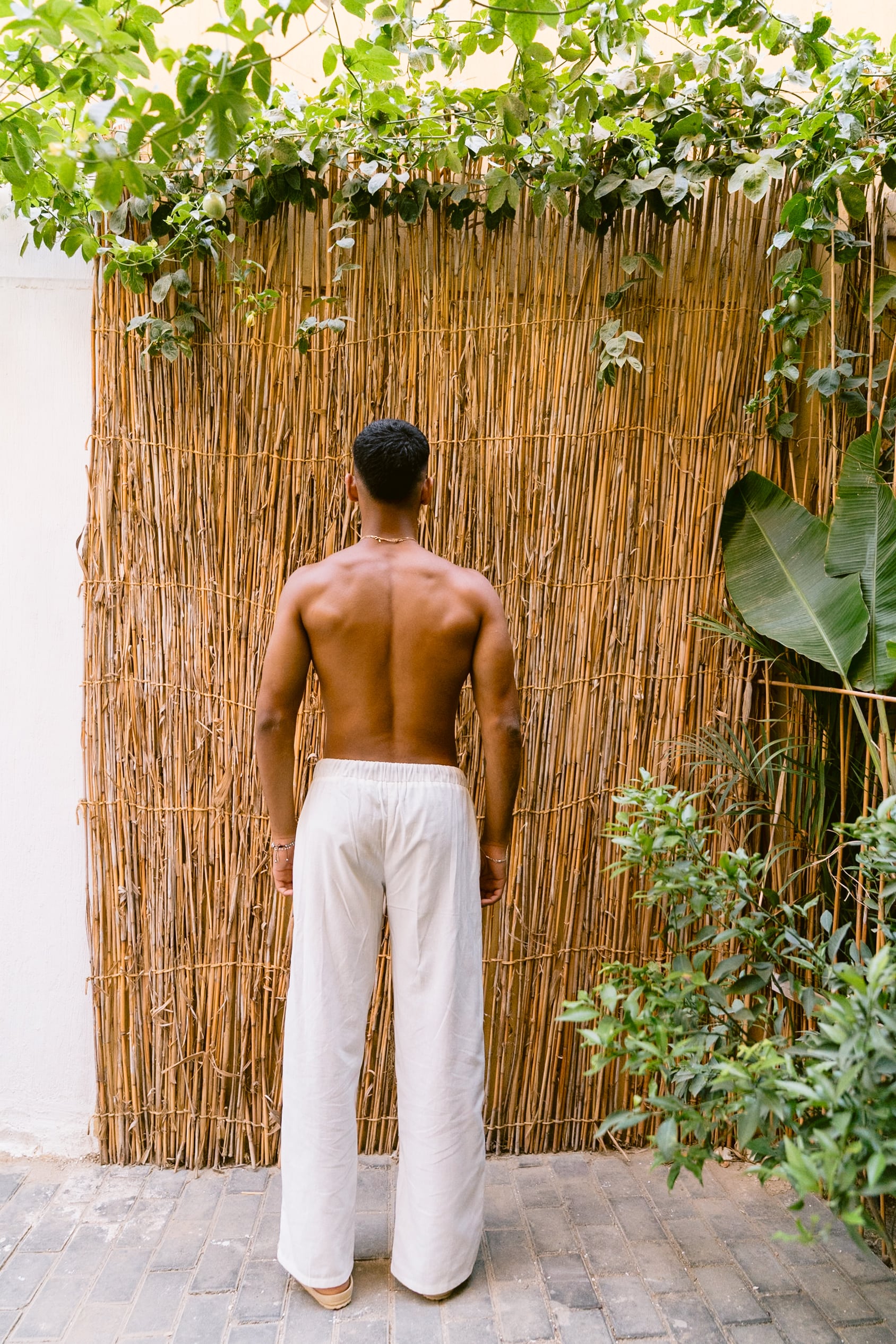 White-navy linen pants