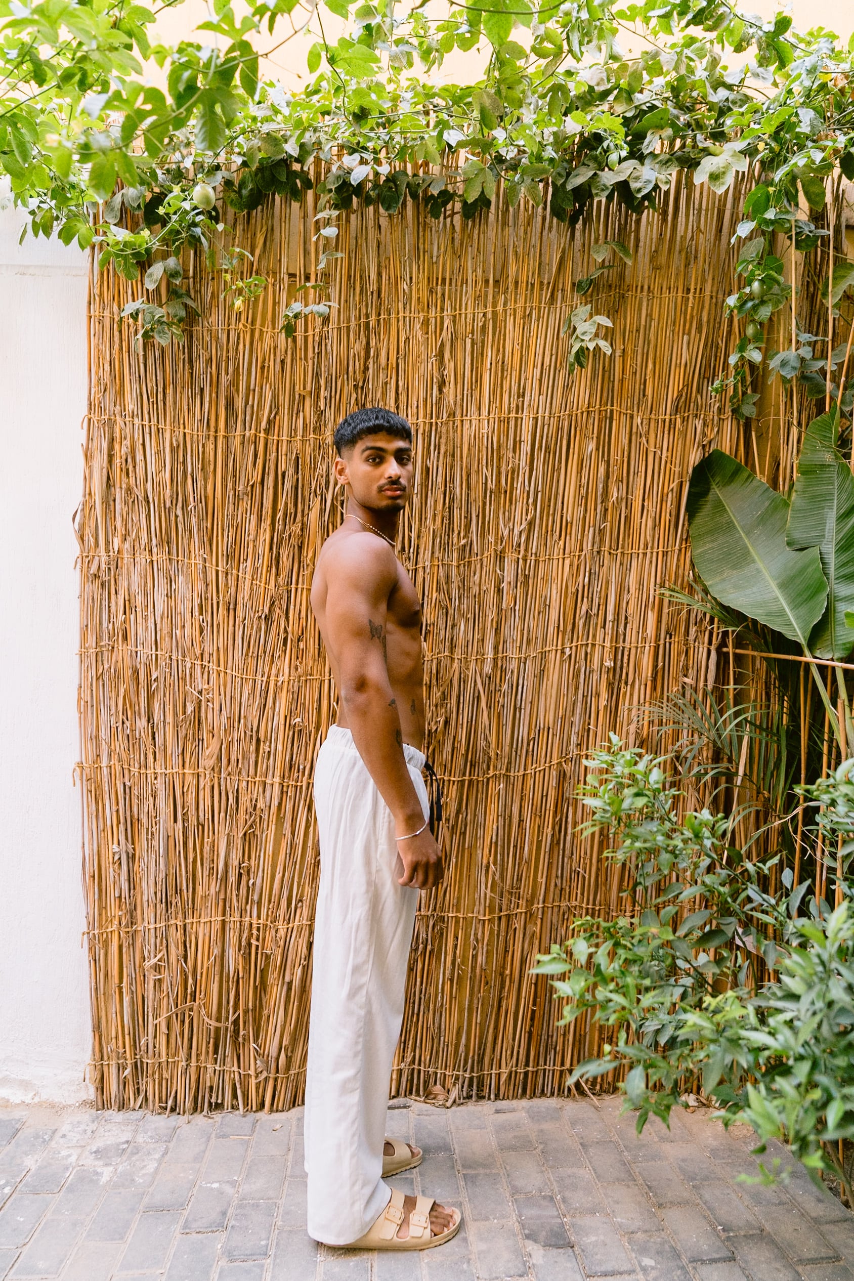 White-navy linen pants