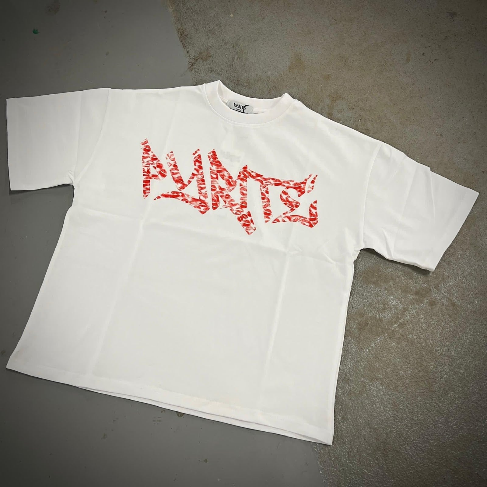 LAST KISSES TEE